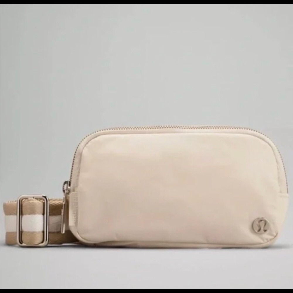 NWT Lululemon Everywhere Crossbody Bag- White Opal/ Raw Linen/White